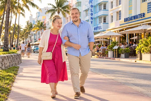 AI-образ: Майами-Бич — прогулка по Ocean Drive