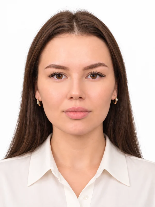 Портрет на белом фоне — AI-портрет