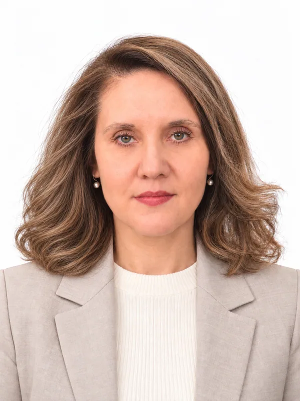 Валентина · Объём волос и свежий взгляд
